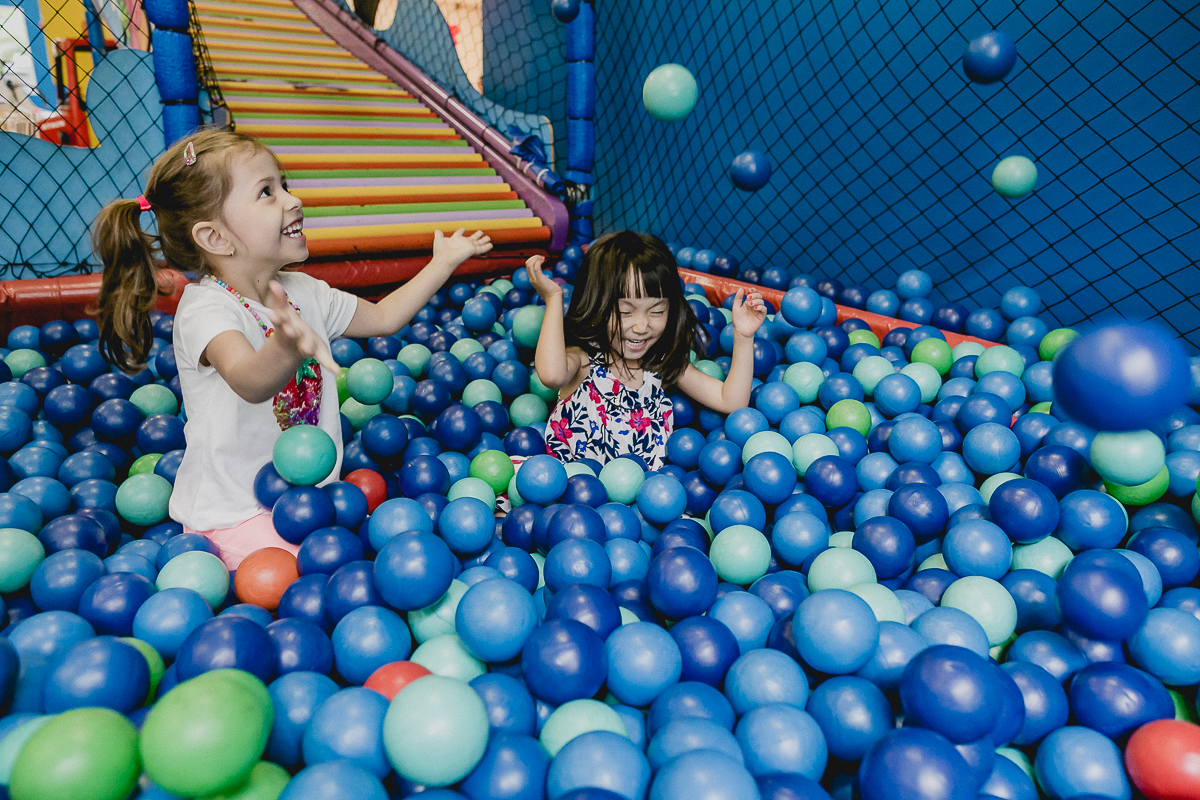 jogando bolinhas para cima