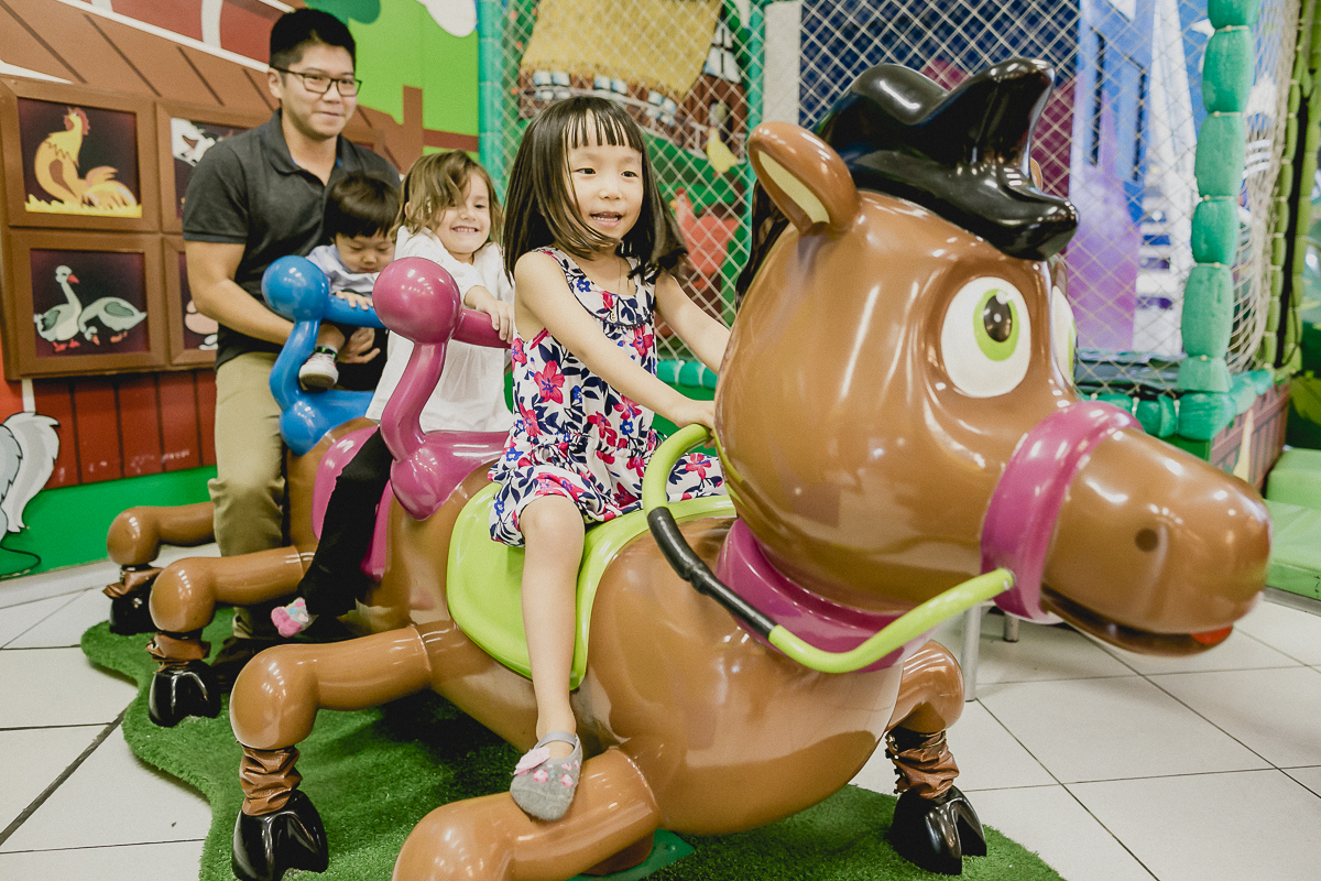 brincando no cavalinho