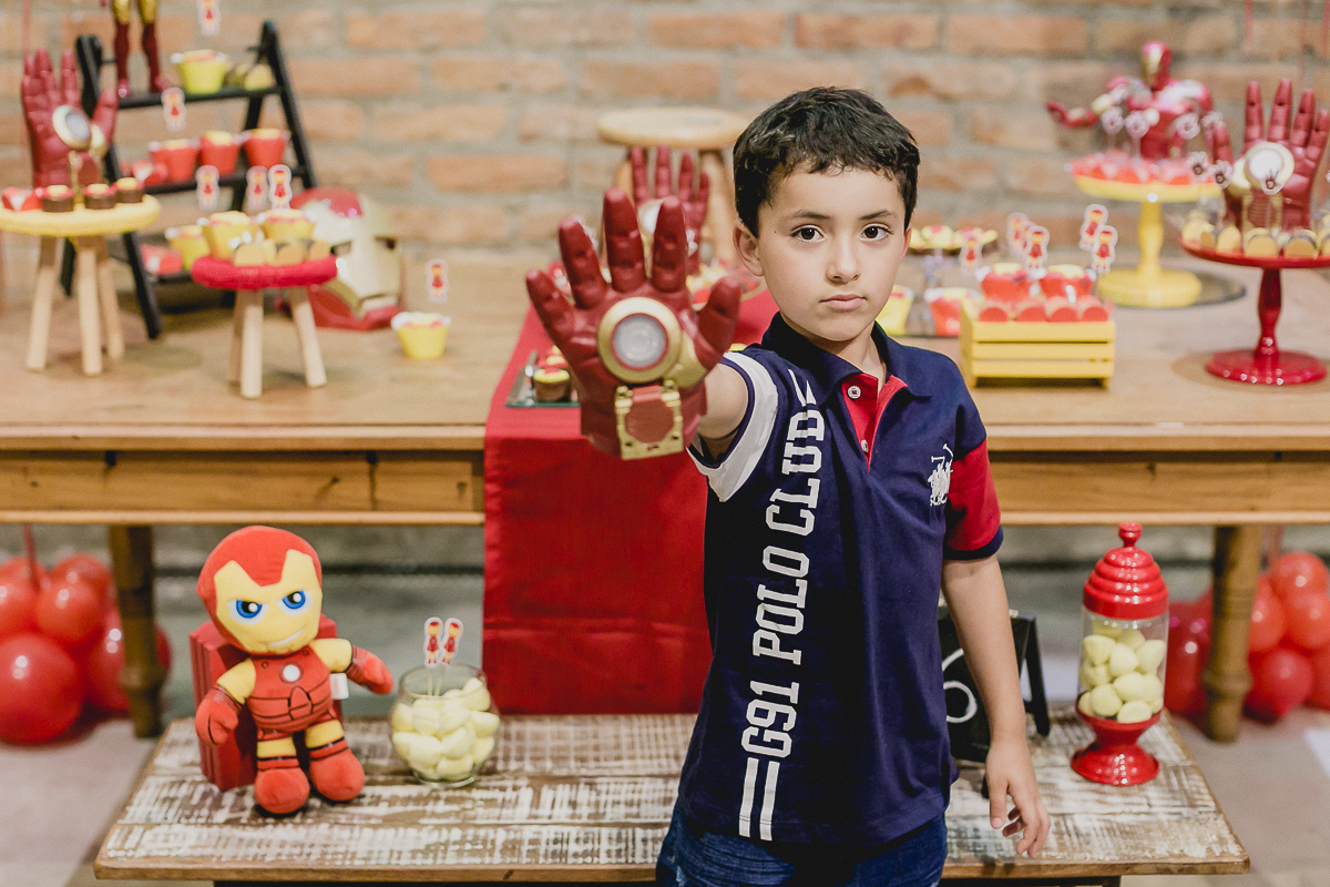 Retrato do Pedro com a mão do homem de ferro