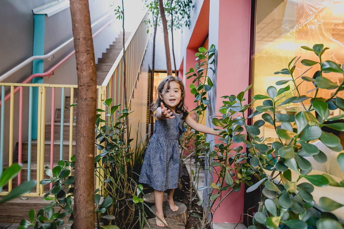 bibi andando e pedindo ajuda na trilha do espaco cade bebe