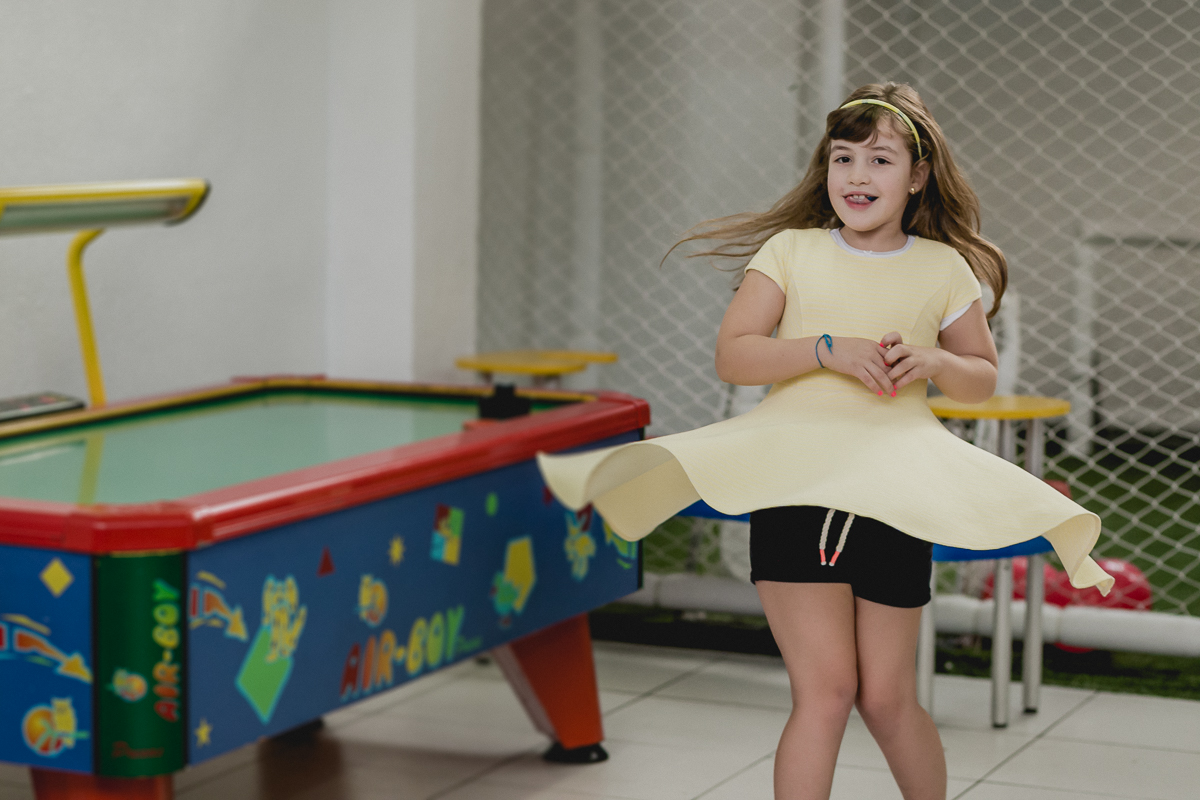 Girando e balançando o vestido no Buffet Happy Club - Moema - SP