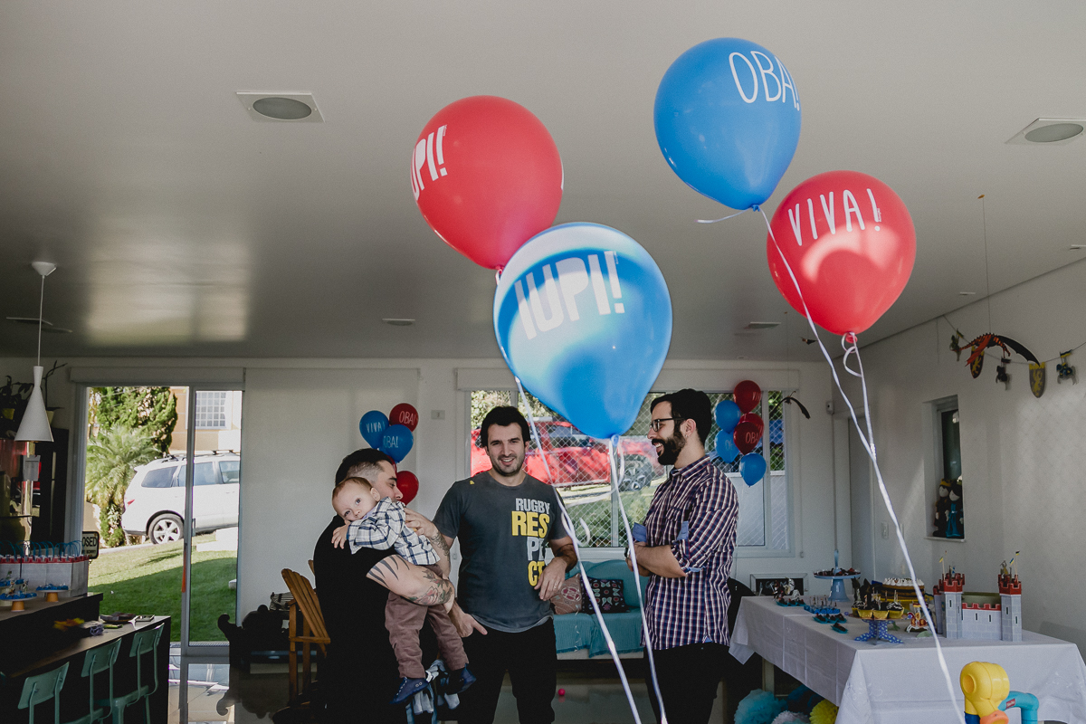 Papai conversando com os convidados no Residencial Euroville - Carapicuiba - SP