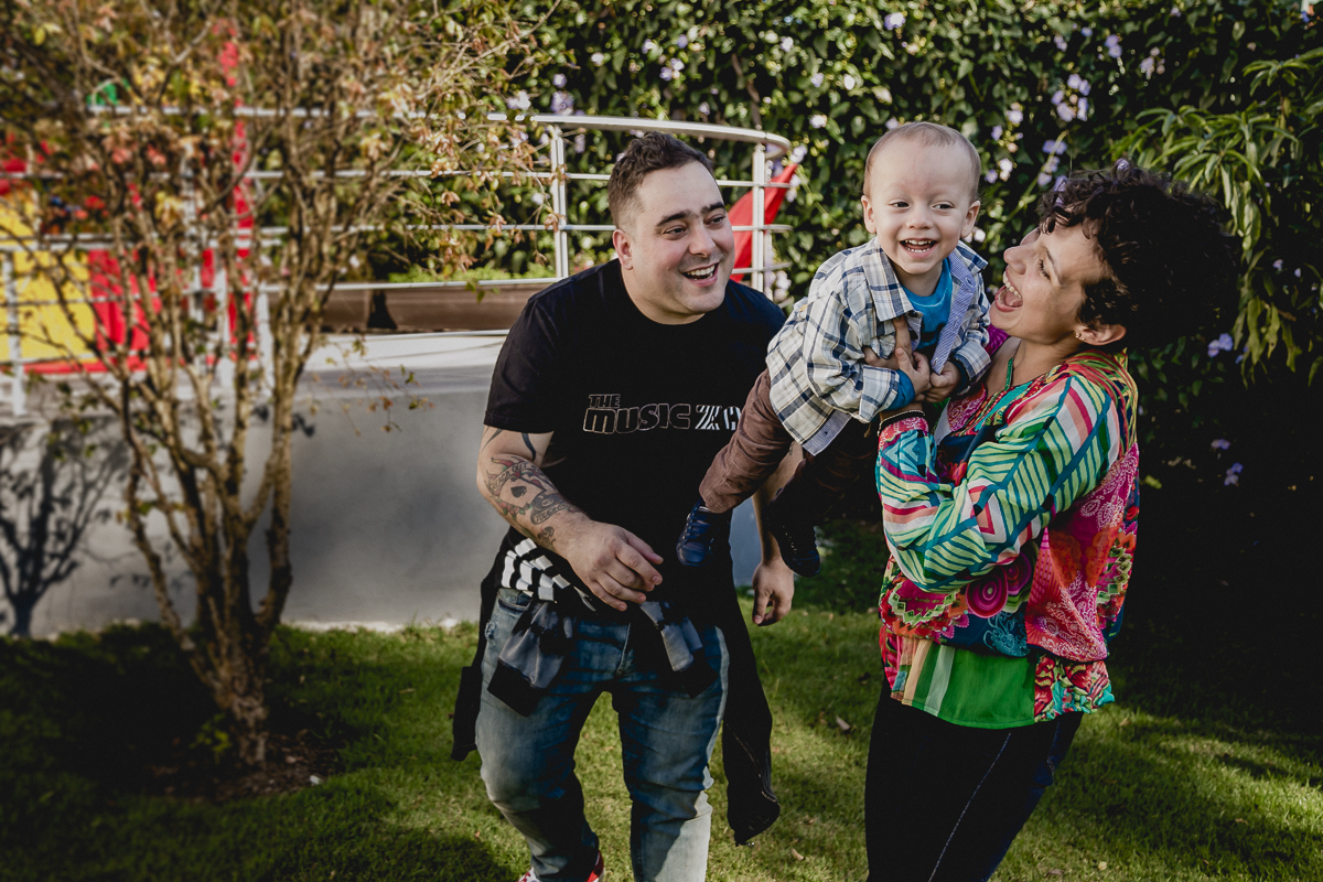 Olha o francisco brincando de aviãozinho no Residencial Euroville - Carapicuiba - SP