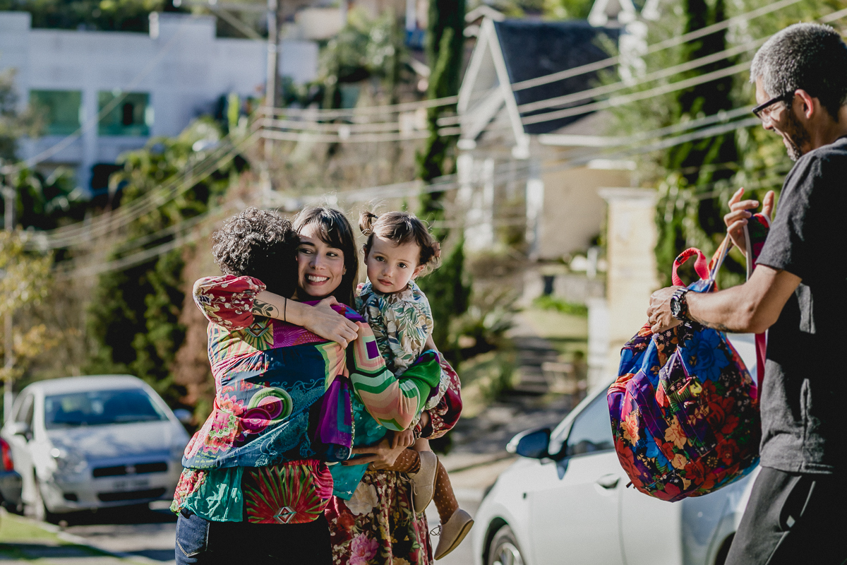 Abracando a amiga no Residencial Euroville - Carapicuiba - SP