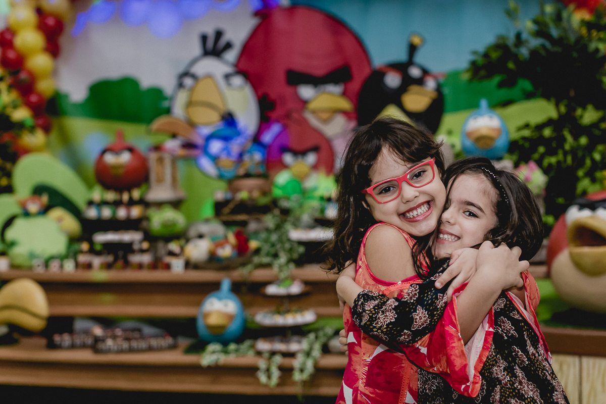 Abraço das amiguinhas no Espaço Diversão e Arte - Zona Norte - SP