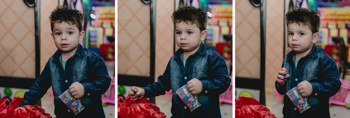 Lucas pegando muitos doces no Espaço Diversão e Arte - Zona Norte - SP