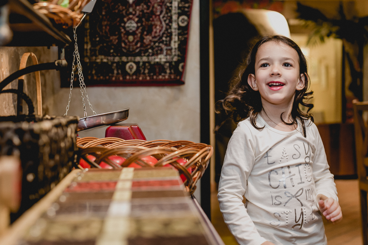 Fazendo compras no Buffet Museu Miniland