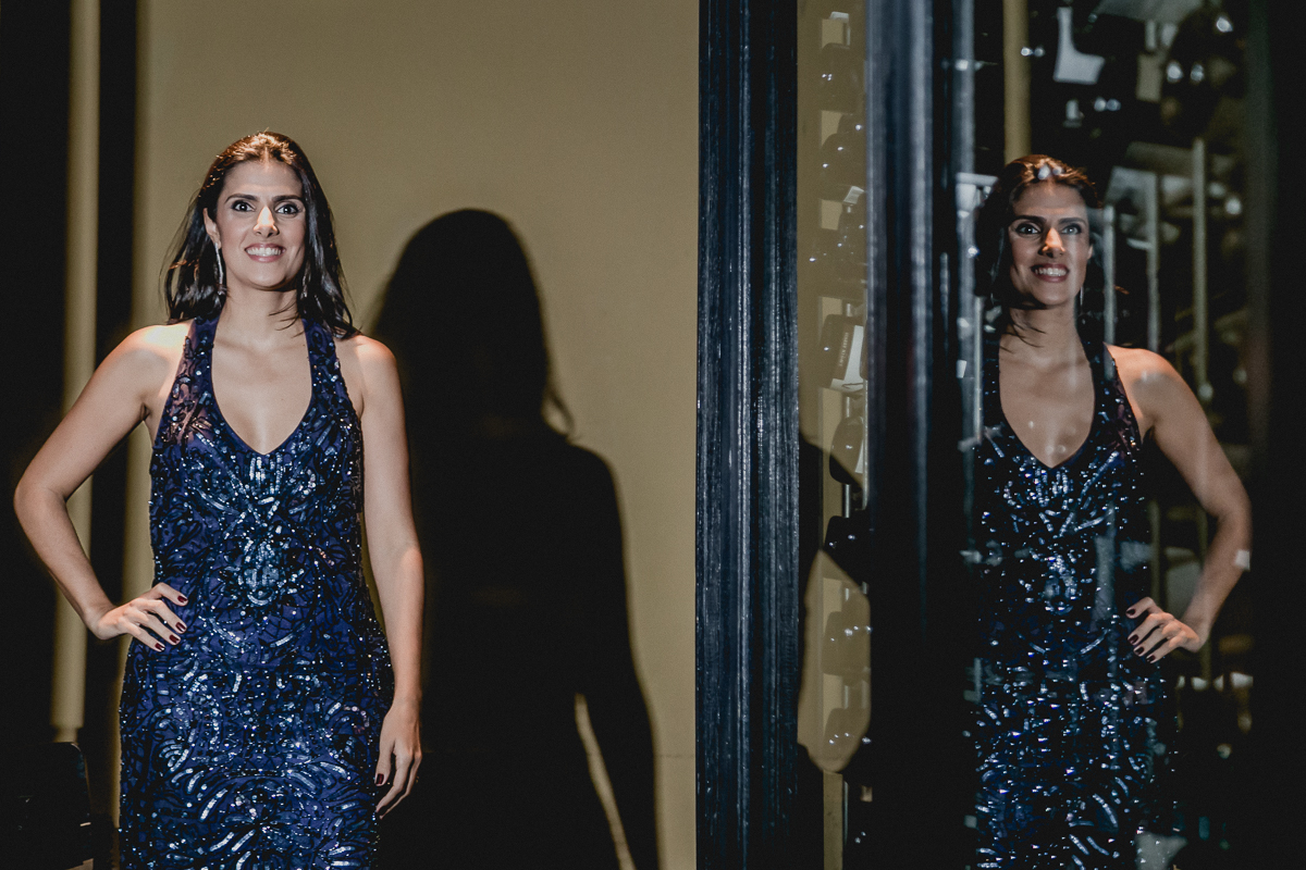 Clarissa chegando na sua festa de 40 anos