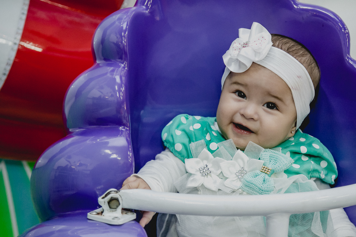 amiguinha bricando na roda gigante