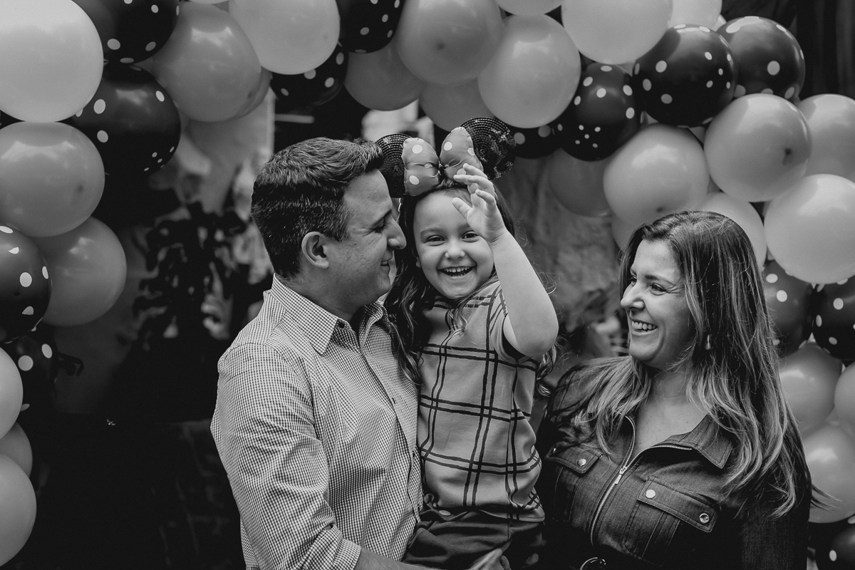 Posando para a foto na frente do Buffet Guimi