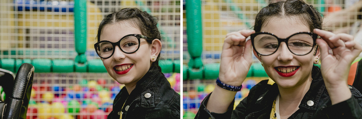 retrato da amiguinha e brincadeira com o óculos