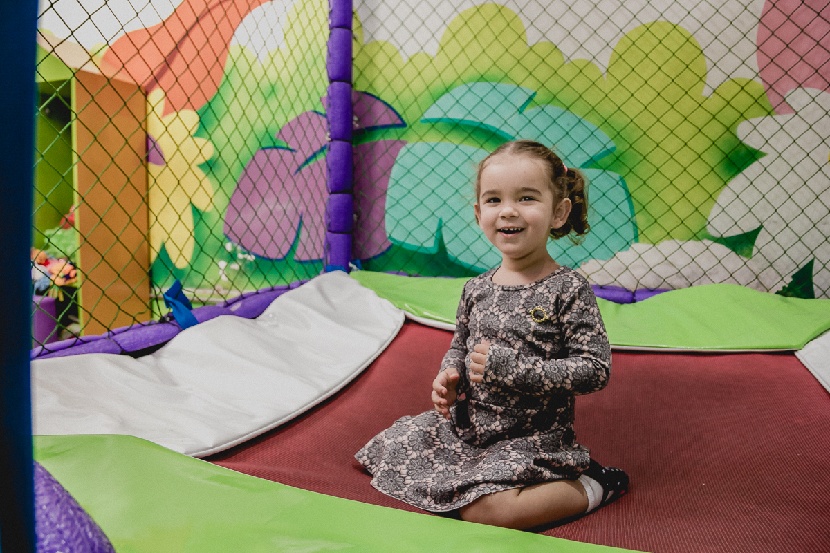 se divertindo no pula pula