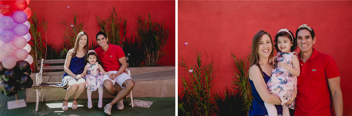 Familia reunida na frente do buffet Lolly Pop