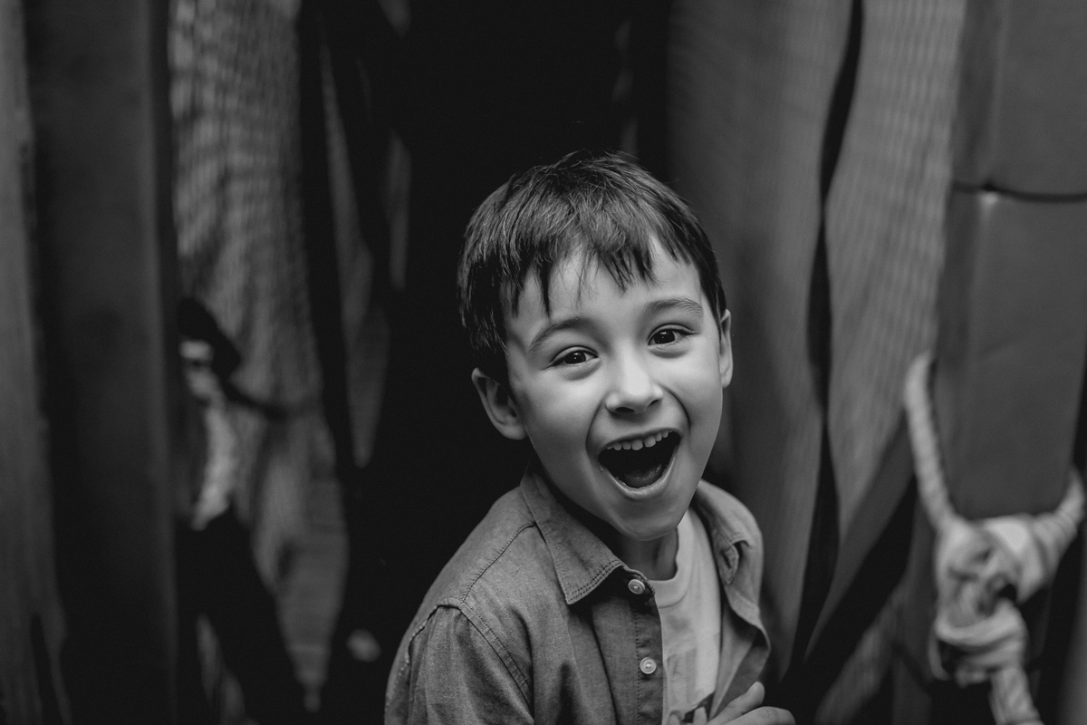 retrato em preto e branco do amiguinho