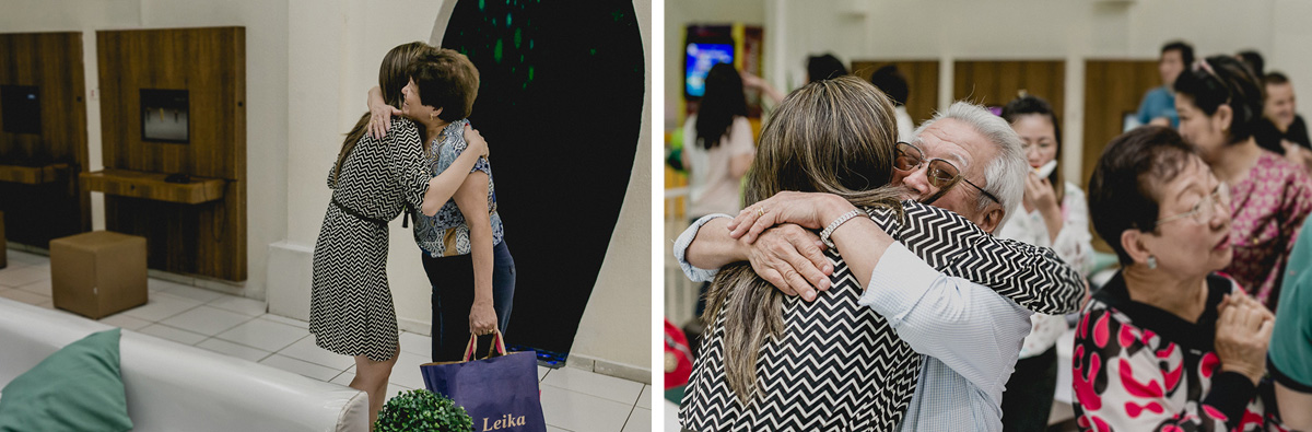 recebendo os convidados com abraços