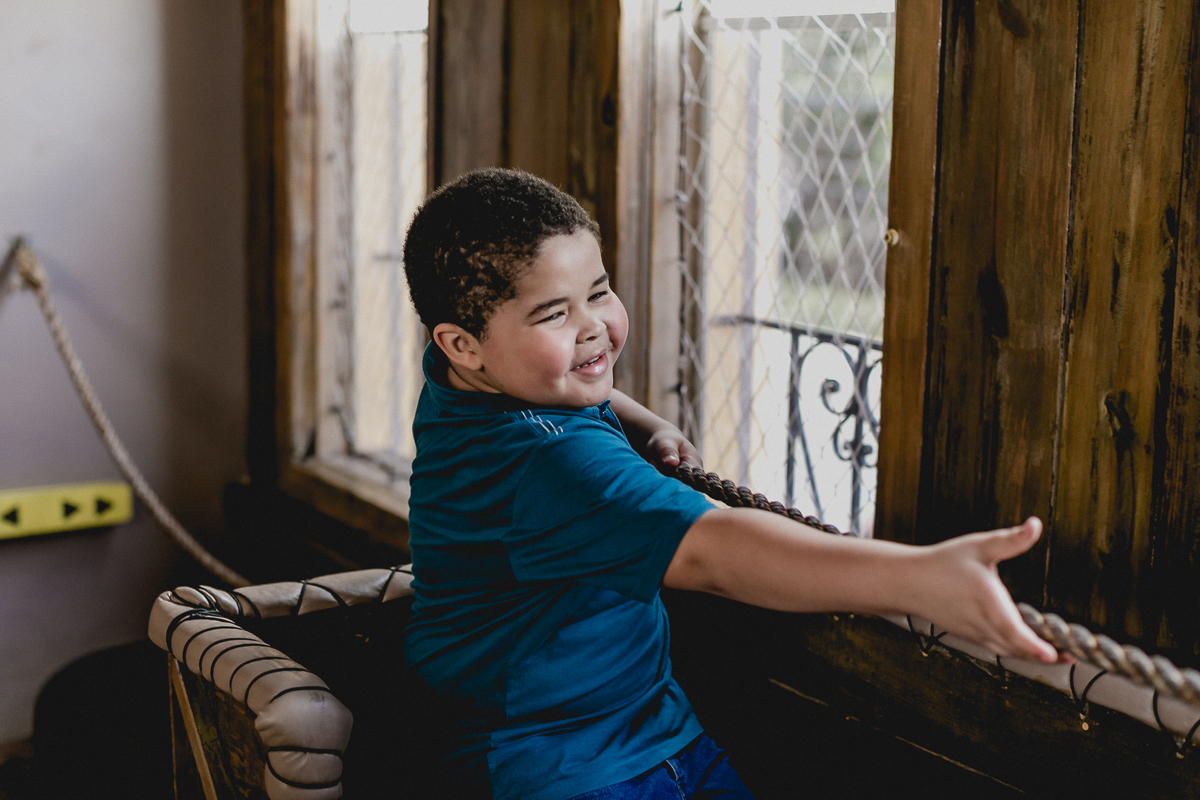 convidado se divertindo no trem