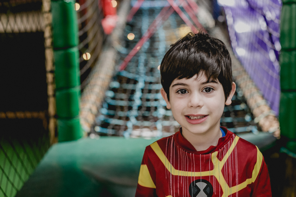 retrato do amigo vestido de ben 10