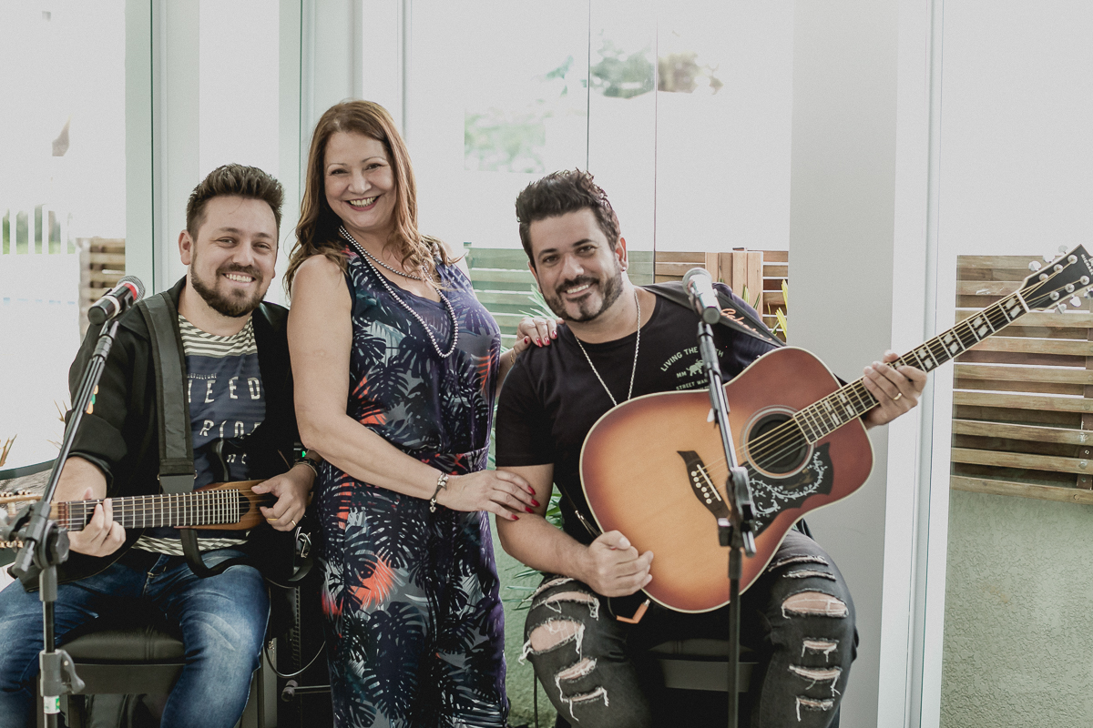 Retrato com os musicos na festa