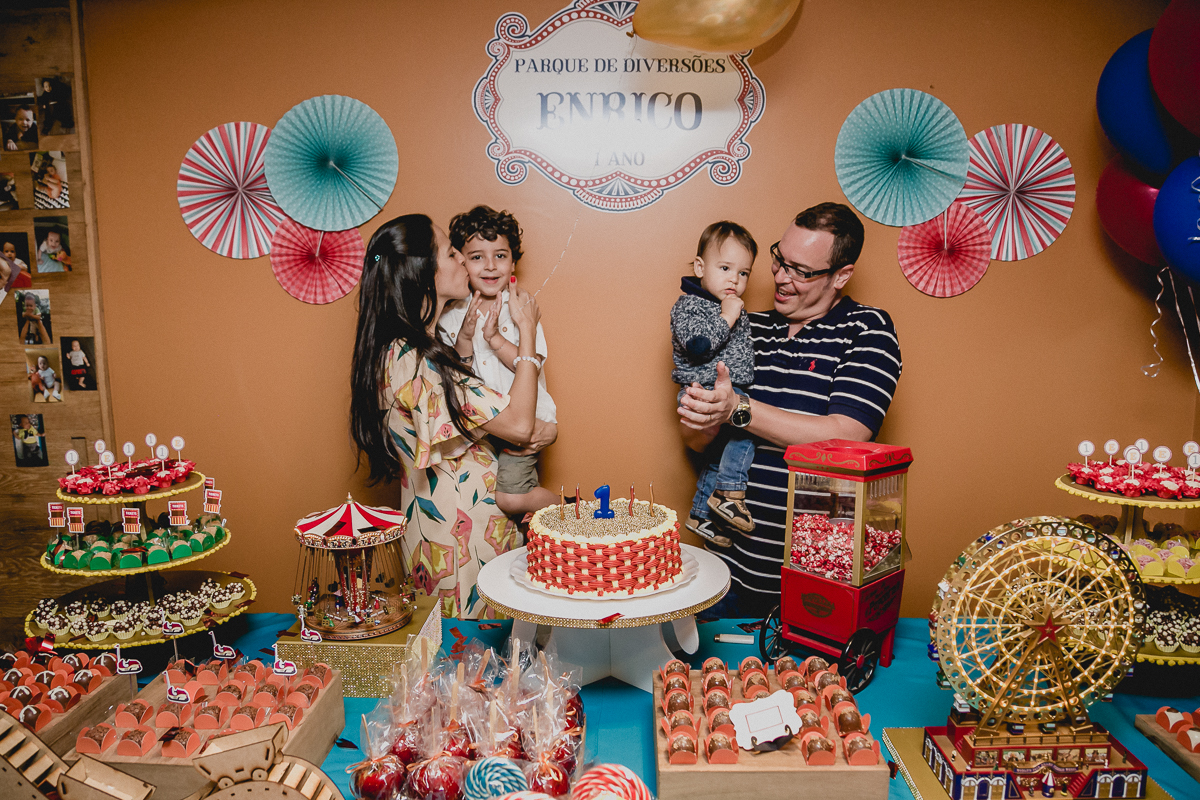 beijinho da mamãe no final da festa