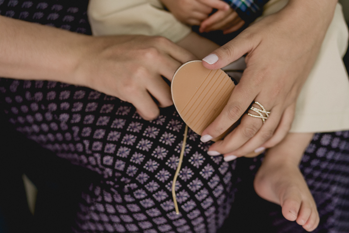 colocando o sapatinho