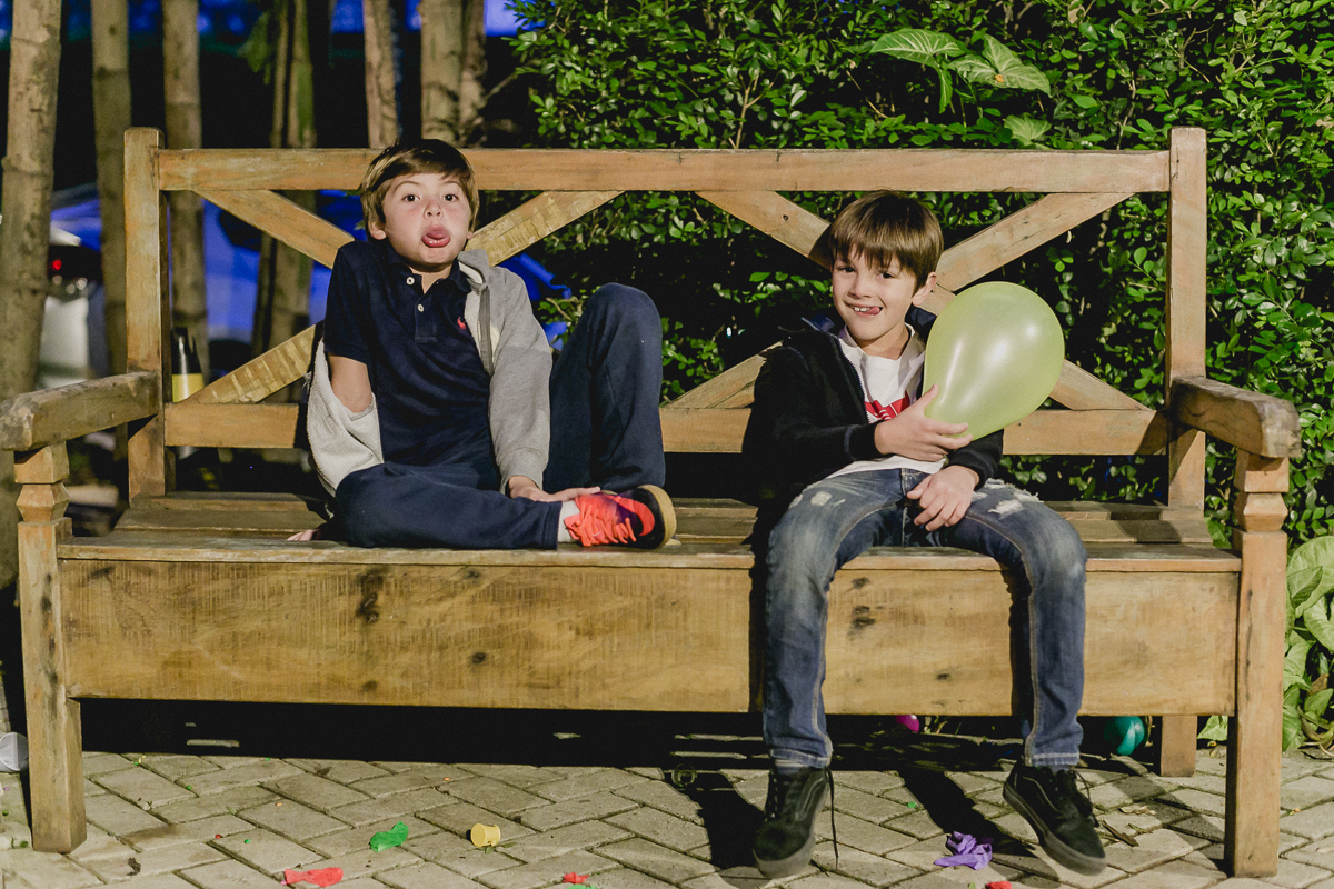 retrato dos amiguinhos no banco