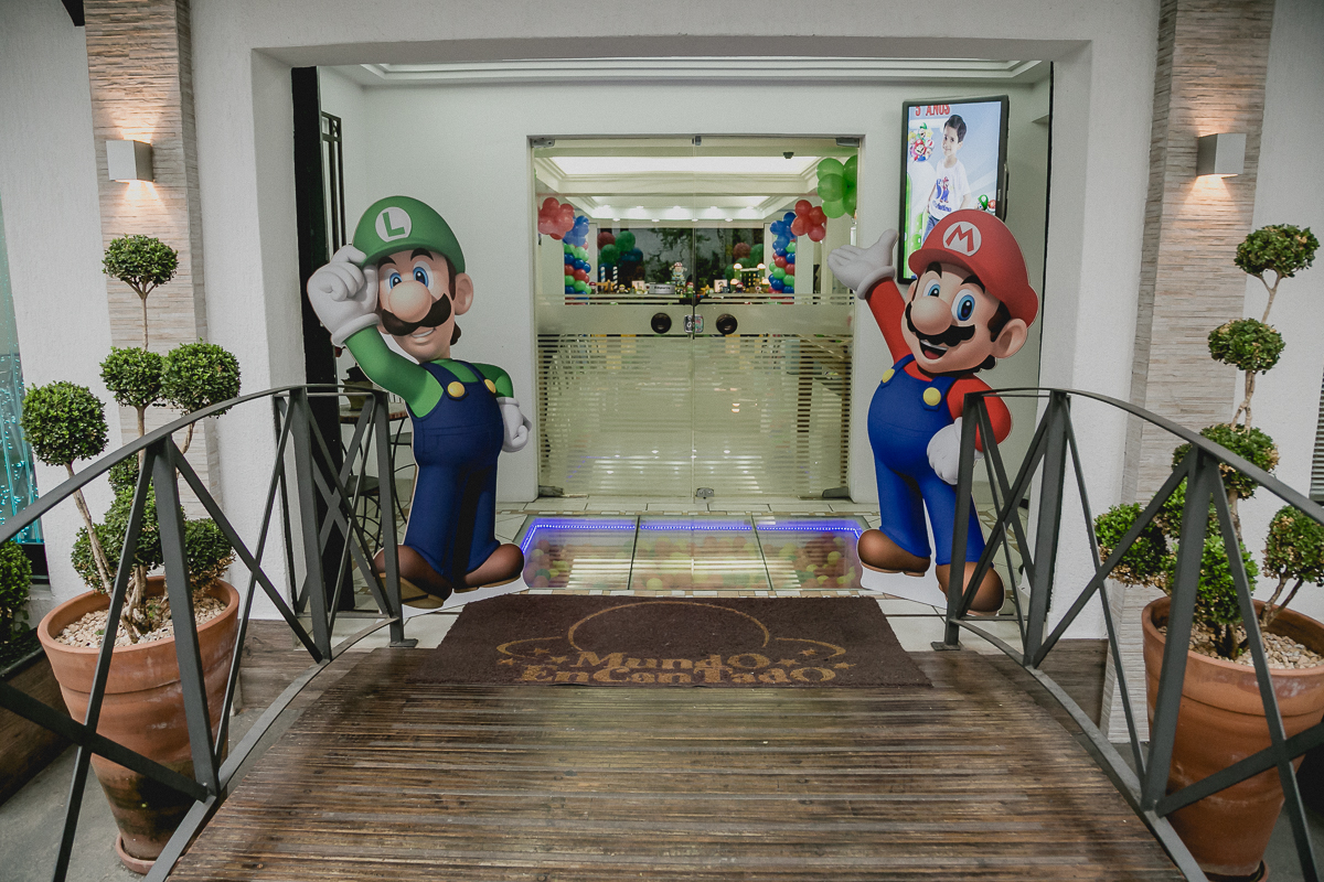 Entrada do Buffet Mundo Encantado com o Tema Mario Bros