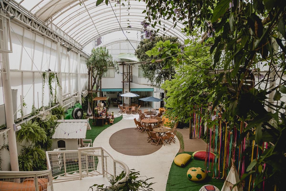 interior do buffet tragaluz localizado na vila olimpia, zona sul, são paulo, sp