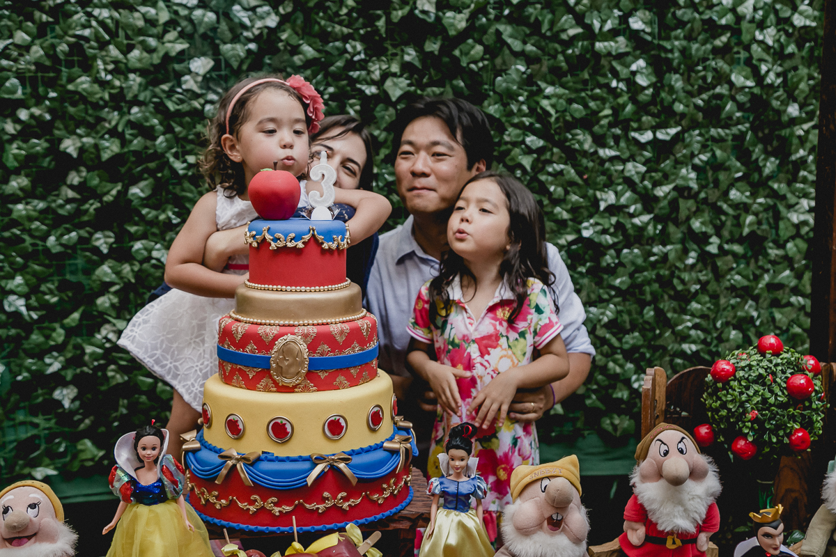 assomprando a vela nof inal do parabens