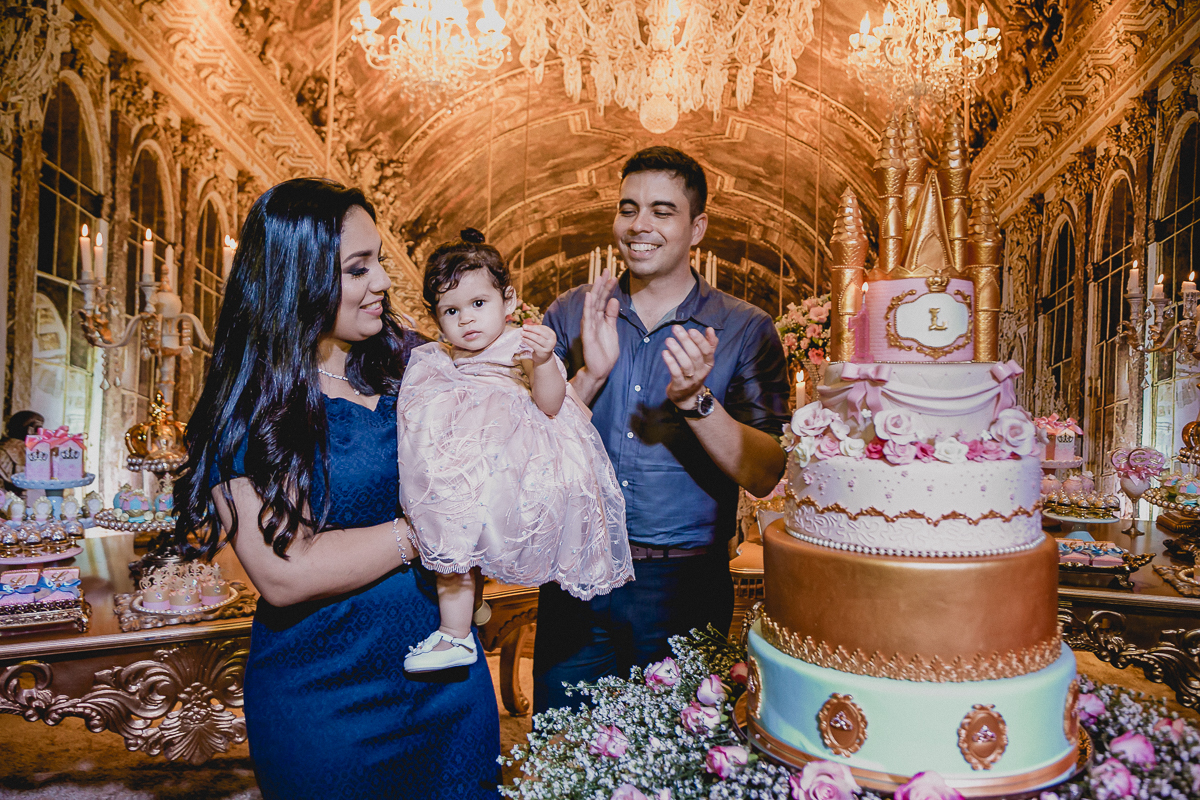 cantando o parabens da lia