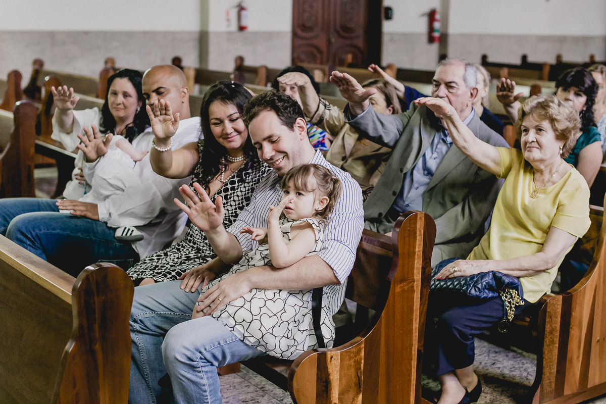 Abençoando a agua do batismo