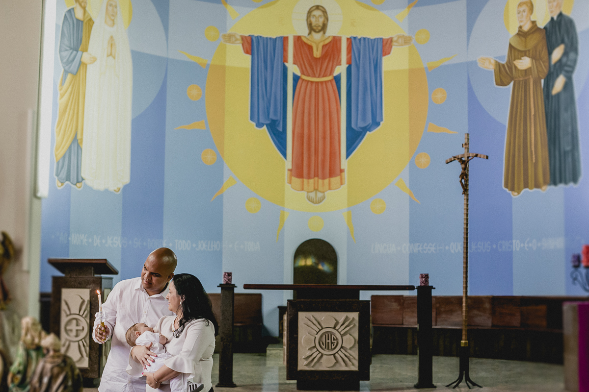 Theo e padrinhos no altar