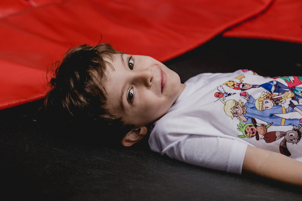 retrato do Pedro no pula pula