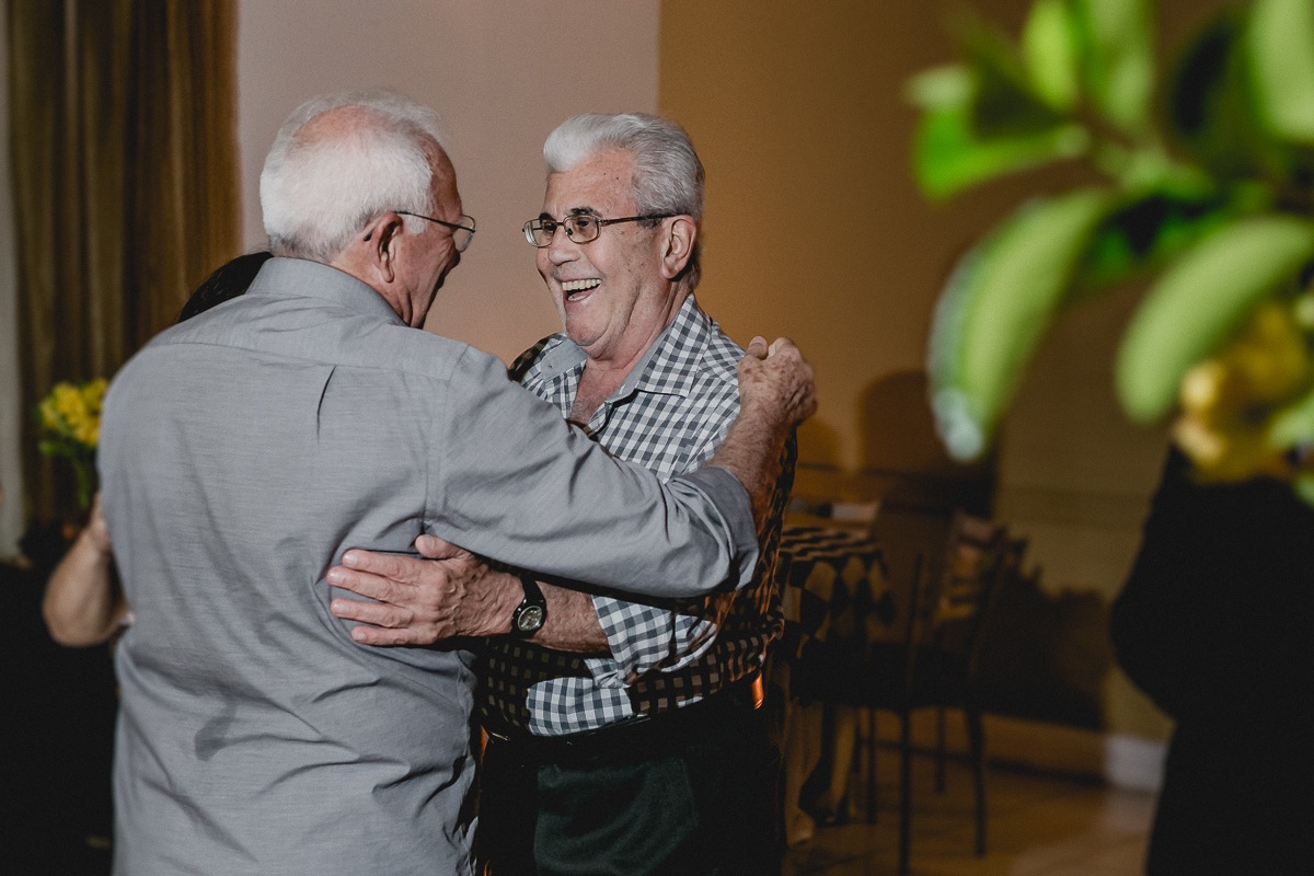 Recebendo o amigo na festa