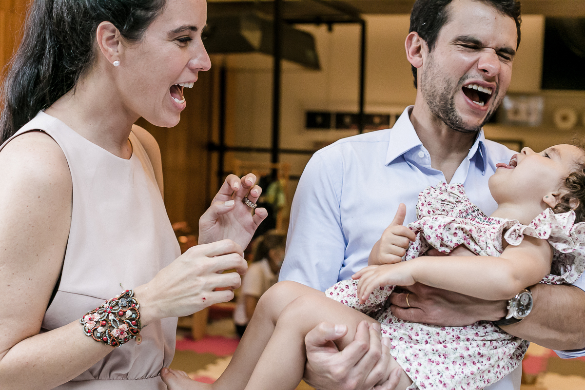 Fotos em familia no batizado da Vitoria