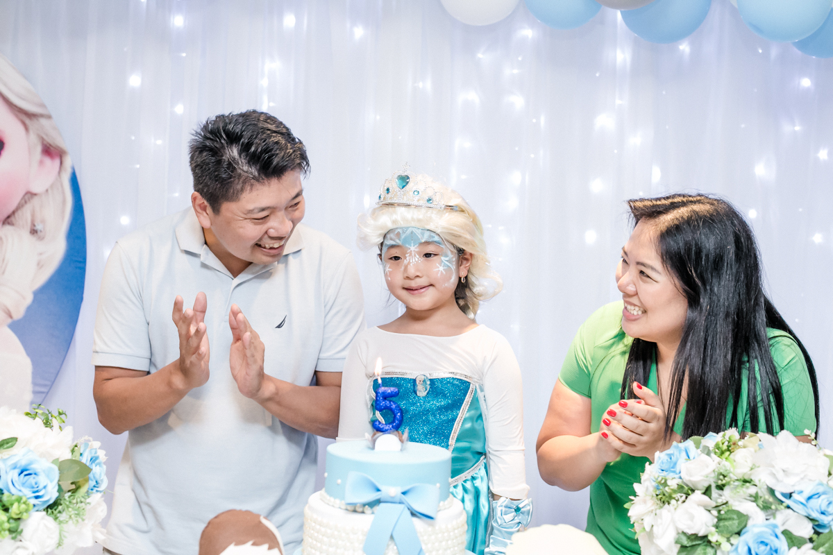 Crianças brincando no espaço infantil alecrim