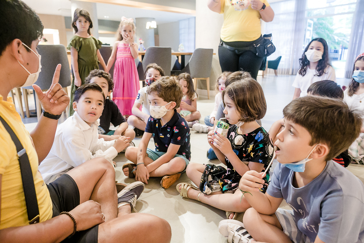 miguel e amigos se divertindo na sua festa de 6 anos