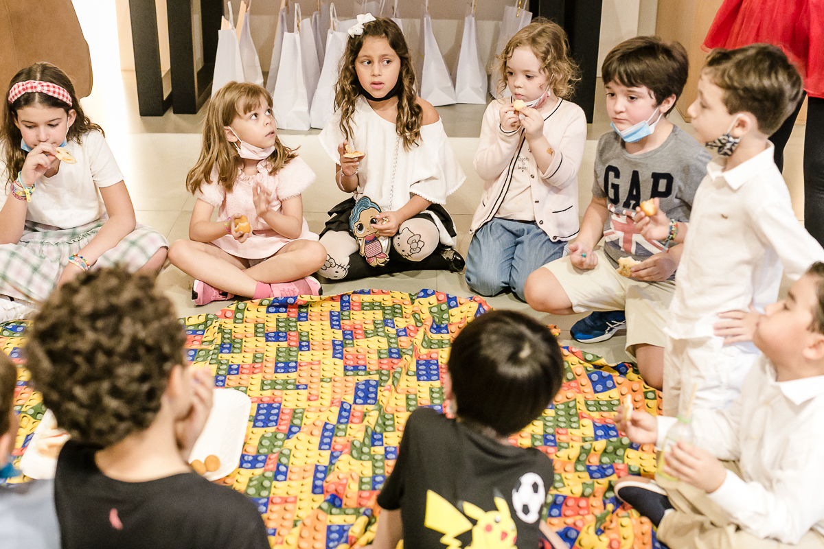 miguel e amigos se divertindo na sua festa de 6 anos