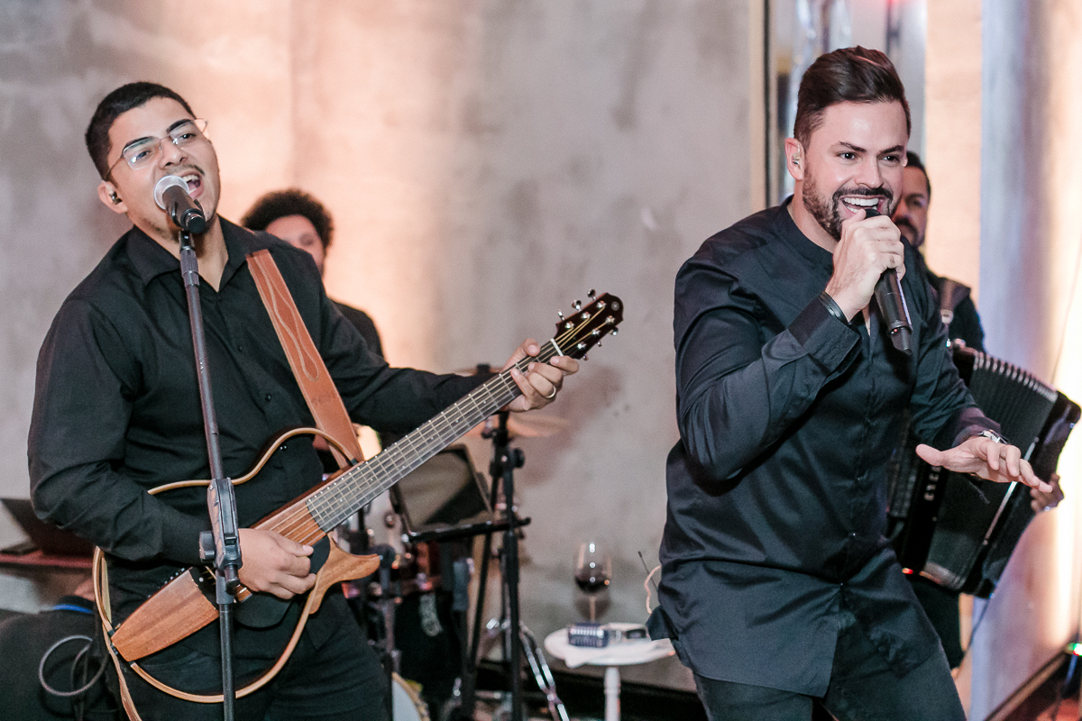 juninho bessa cantando no espaco casatua br jardim paulista sp