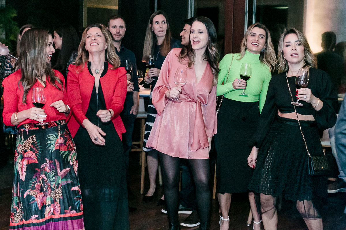 flavia e convidados curtindo sua festa de 41 anos no espaco casatua br jardim paulista sp