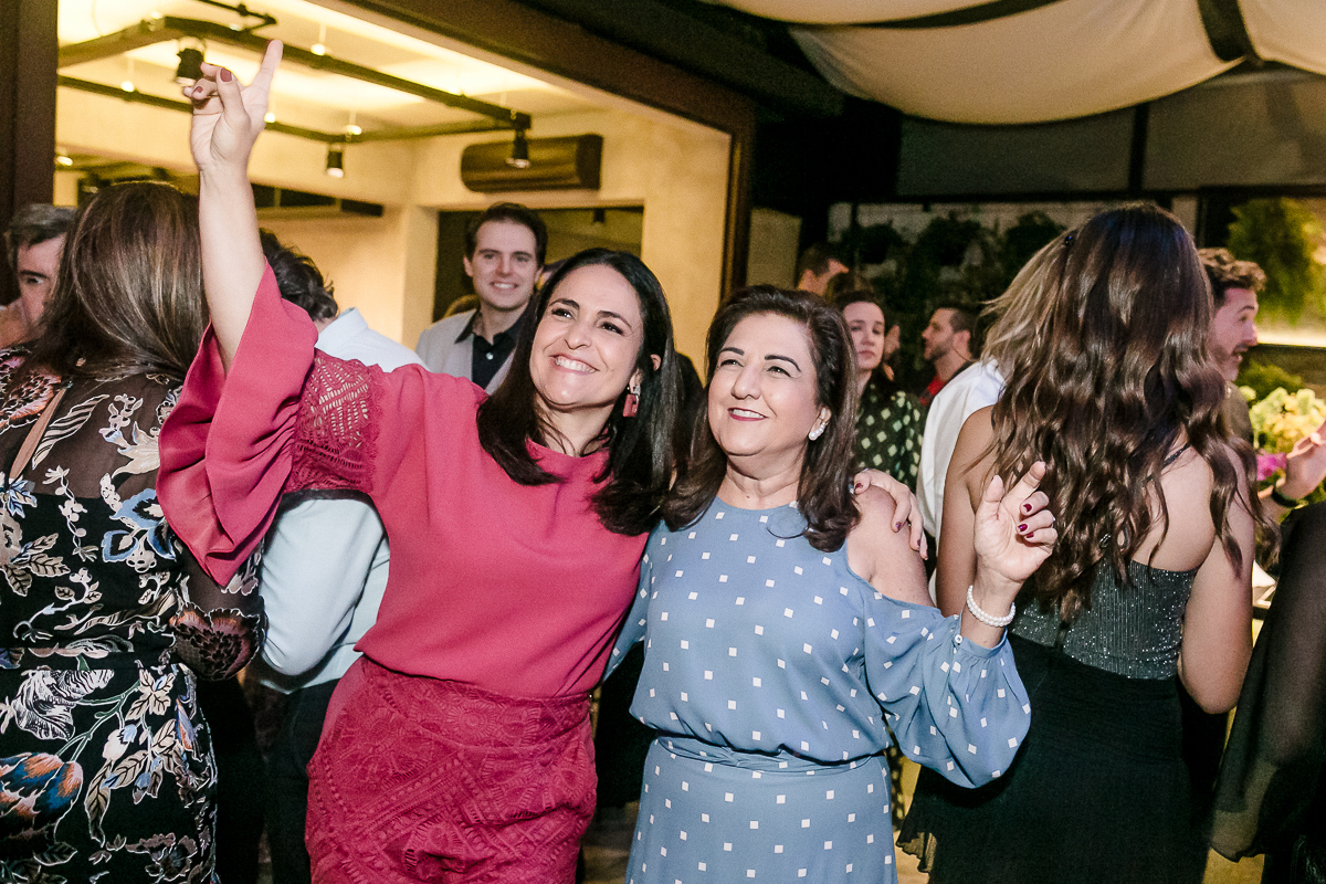 flavia e convidados curtindo sua festa de 41 anos no espaco casatua br jardim paulista sp