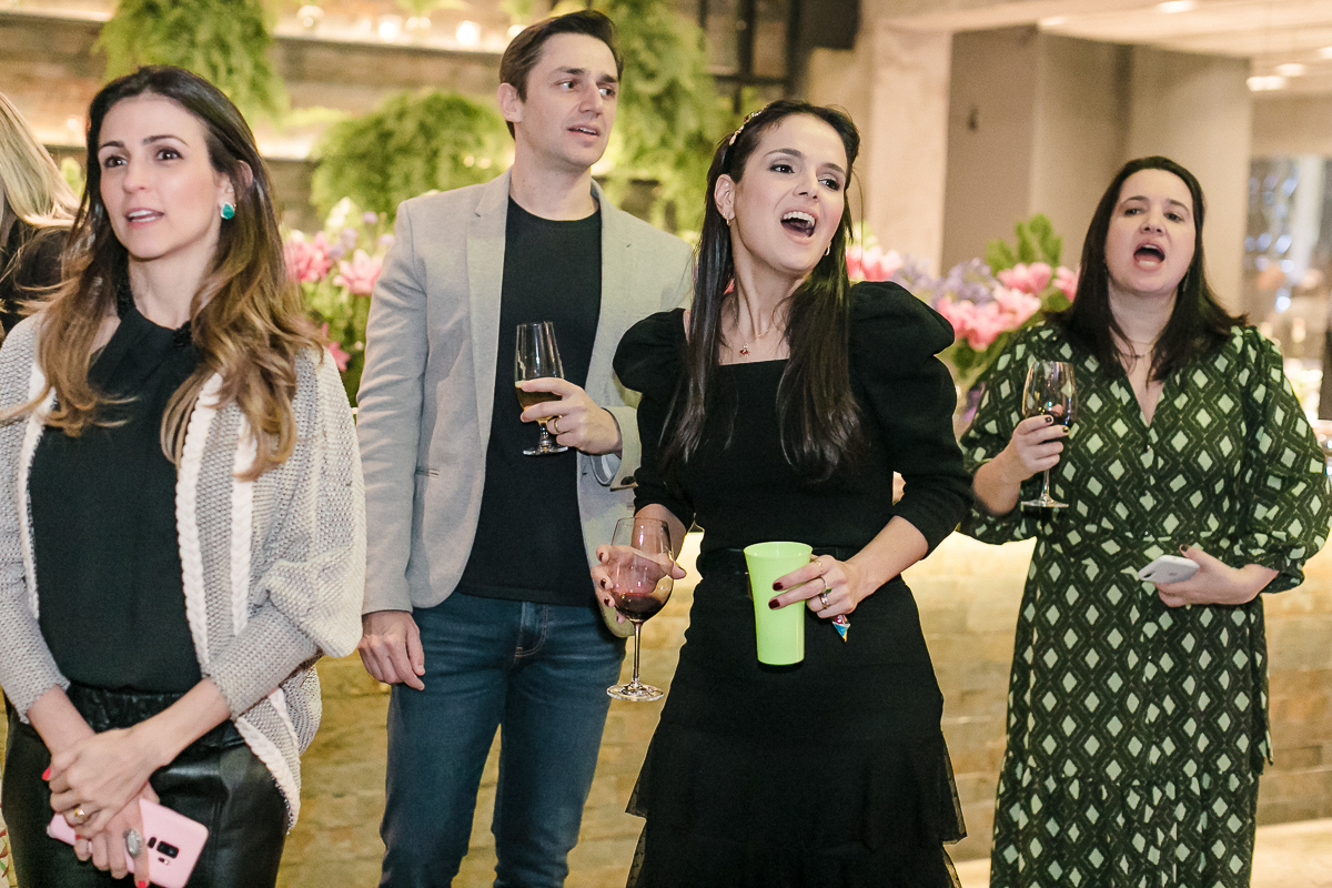 flavia e convidados curtindo sua festa de 41 anos no espaco casatua br jardim paulista sp