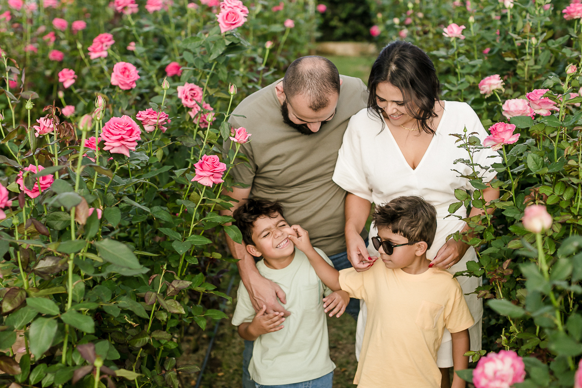 Ensaio família realizado no bloemen park em holambra sp