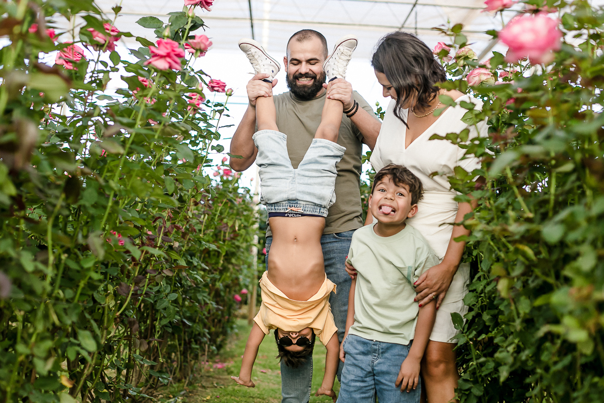 Ensaio família realizado no bloemen park em holambra sp