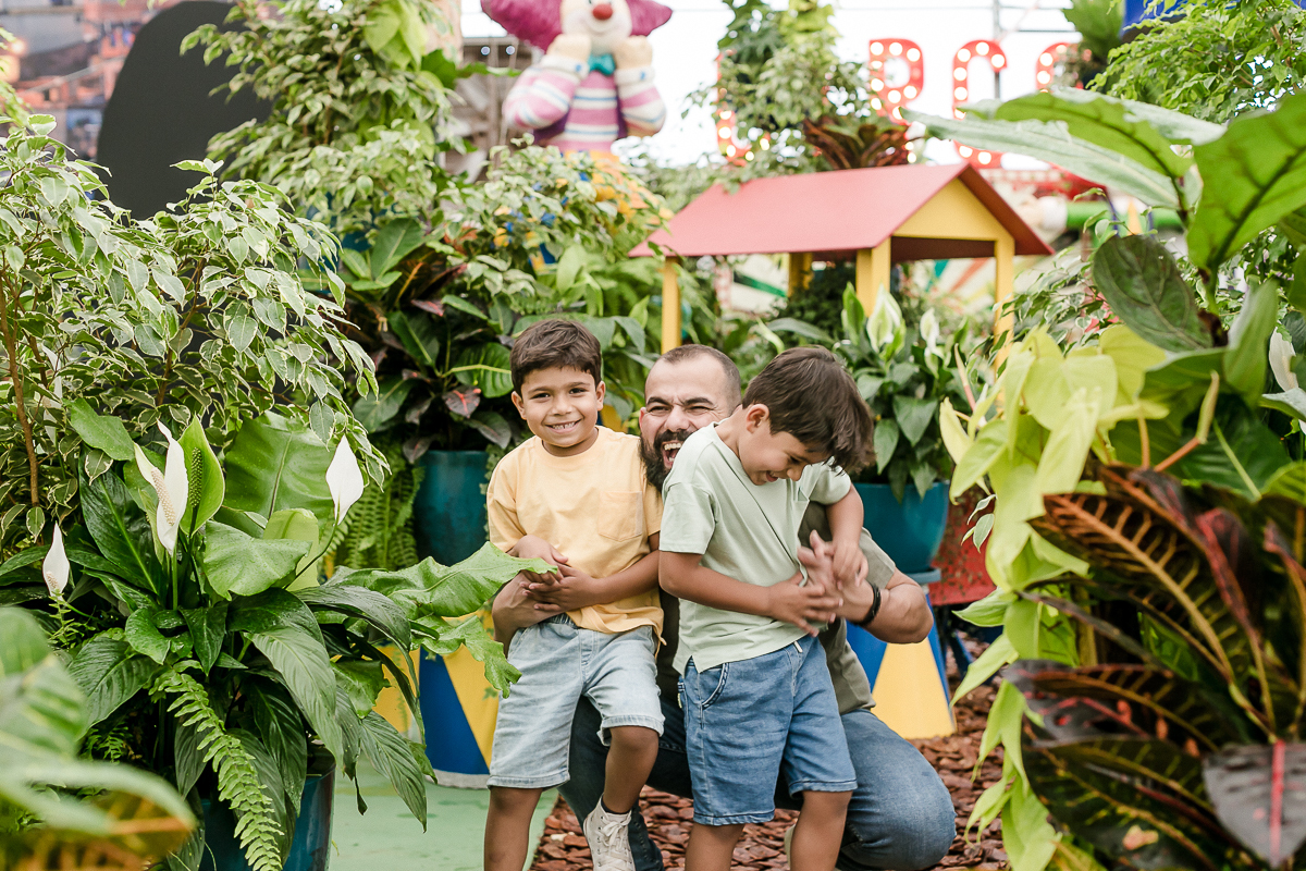 Ensaio família realizado no bloemen park em holambra sp