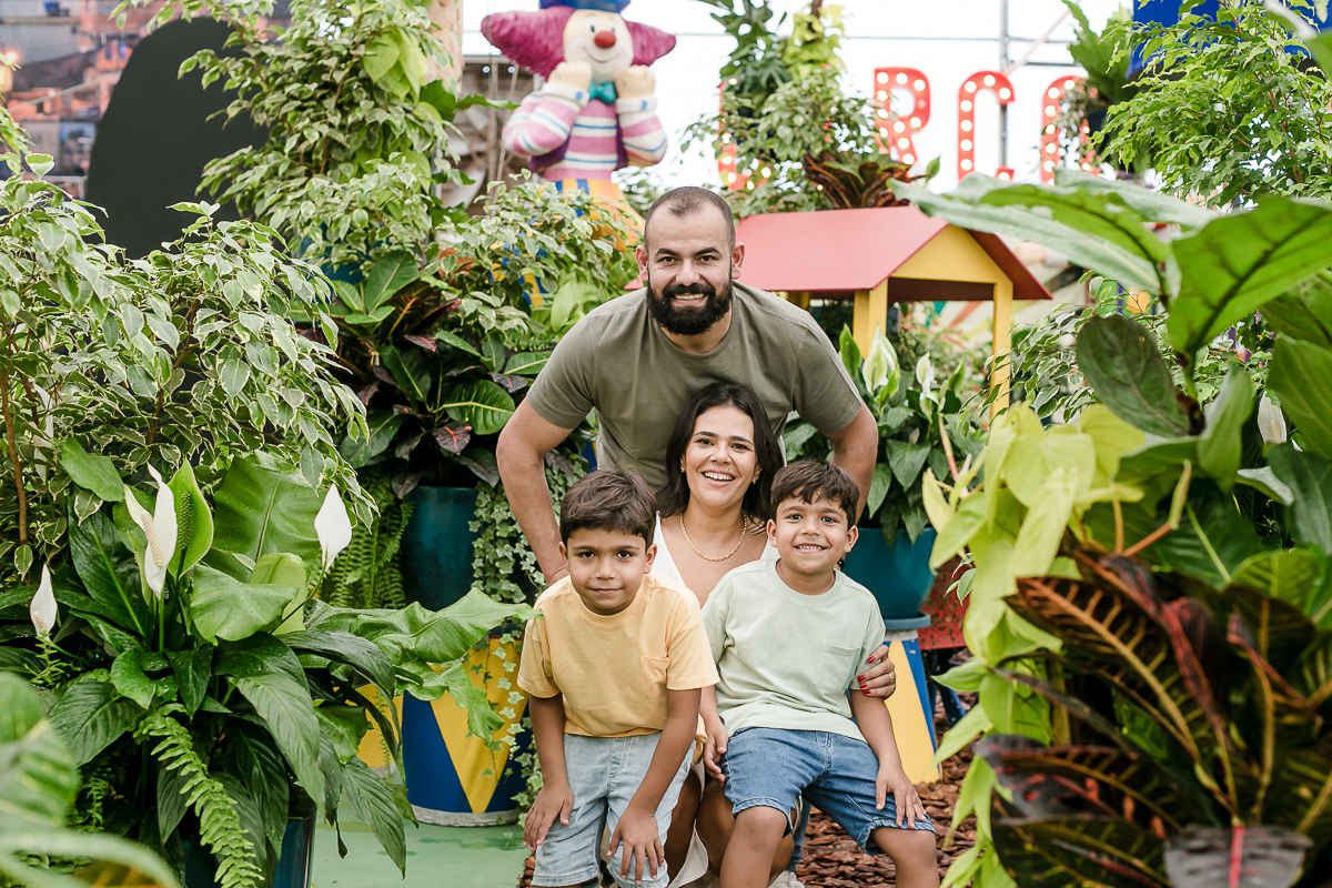 Ensaio família realizado no bloemen park em holambra sp