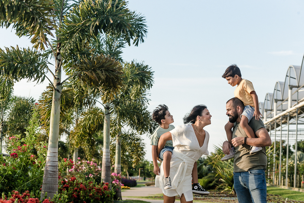 Ensaio família realizado no bloemen park em holambra sp