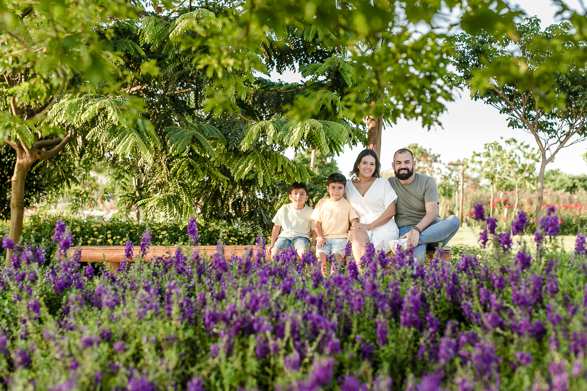 Ensaio família realizado no bloemen park em holambra sp
