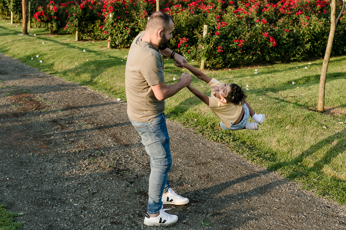 Ensaio família realizado no bloemen park em holambra sp