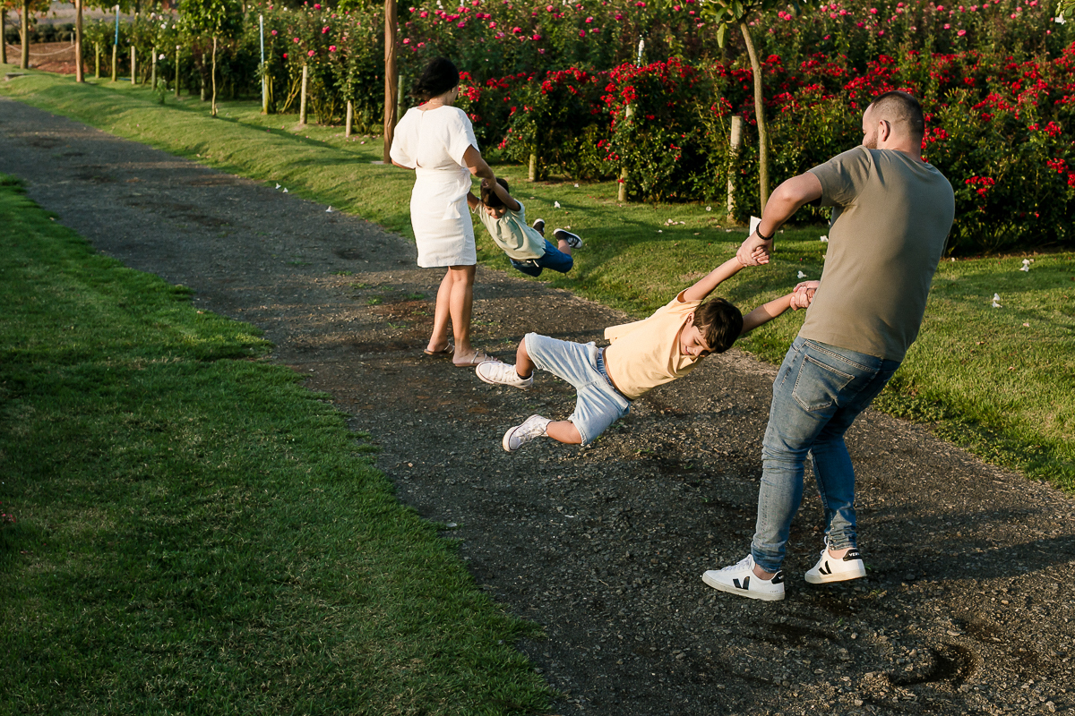Ensaio família realizado no bloemen park em holambra sp