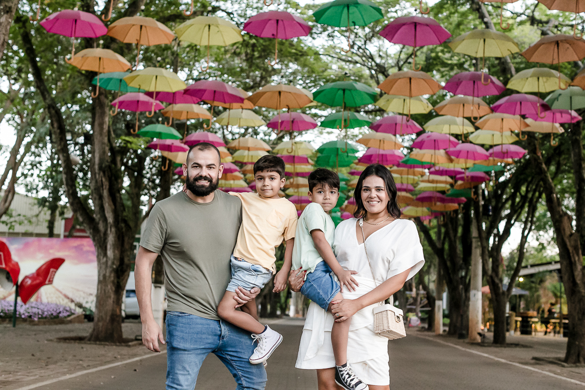 Ensaio família realizado no bloemen park em holambra sp